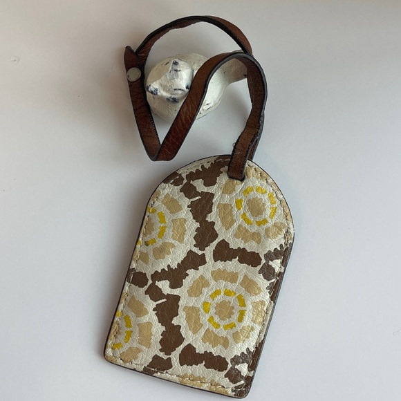 Fossil Luggage Tag Bag Charm - Picture 3 of 11